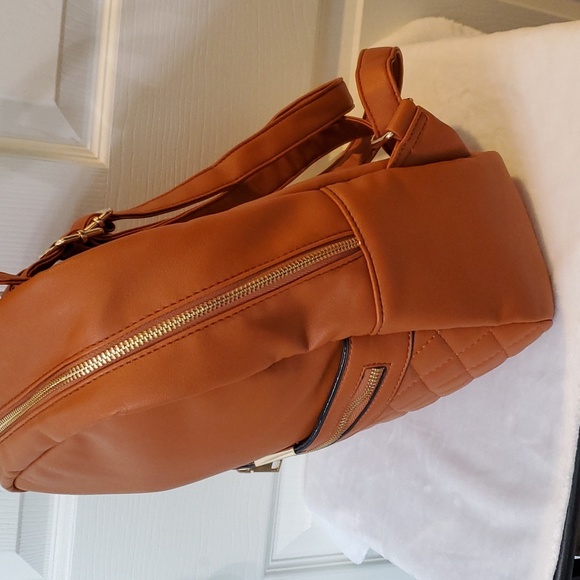 La Terre Woman's Backpack Purse NWT - Picture 4 of 6